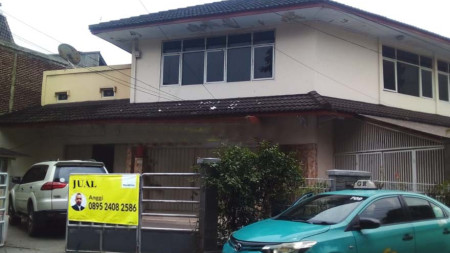 Rumah Cocok untuk Kantor dan tempat usaha di Jl. Dr Djunjunan  ( Sebelah  BPJS Kesehatan Pasteur dan Honda Pasteur)