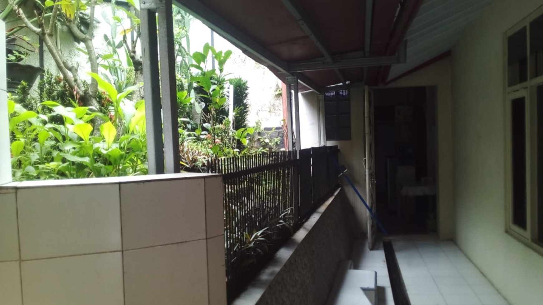 Rumah Cocok untuk Kantor dan tempat usaha di Jl. Dr Djunjunan  ( Sebelah  BPJS Kesehatan Pasteur dan Honda Pasteur)