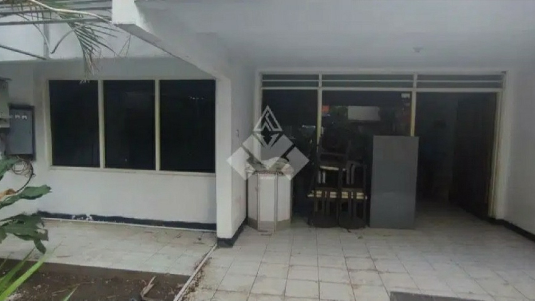 Dijual Rumah Kantor Jalan Kupang Indah - Surabaya- Row Jalan LUAS 3 Mobil - Dekat Akses Tol Satelit