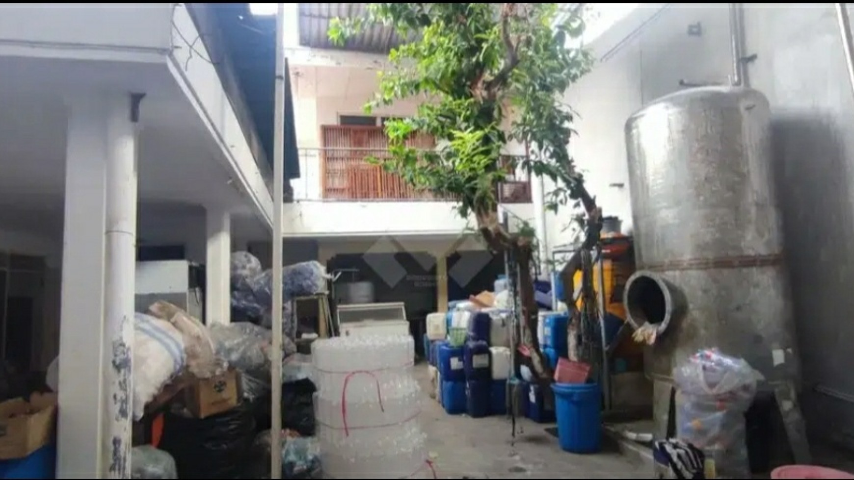 Dijual Rumah Kantor Jalan Kupang Indah - Surabaya- Row Jalan LUAS 3 Mobil - Dekat Akses Tol Satelit