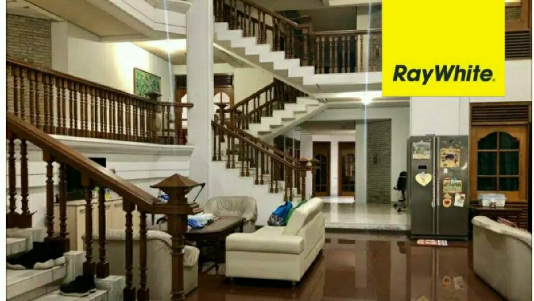 Dijual Rumah Jl.Raya Darmo - Surabaya Pusat- Nol Jalan RAYA KEMBAR - PRIVATE Swimming Pool- Kolam Renang- TerLUAS 959 m2 - Komersial Area