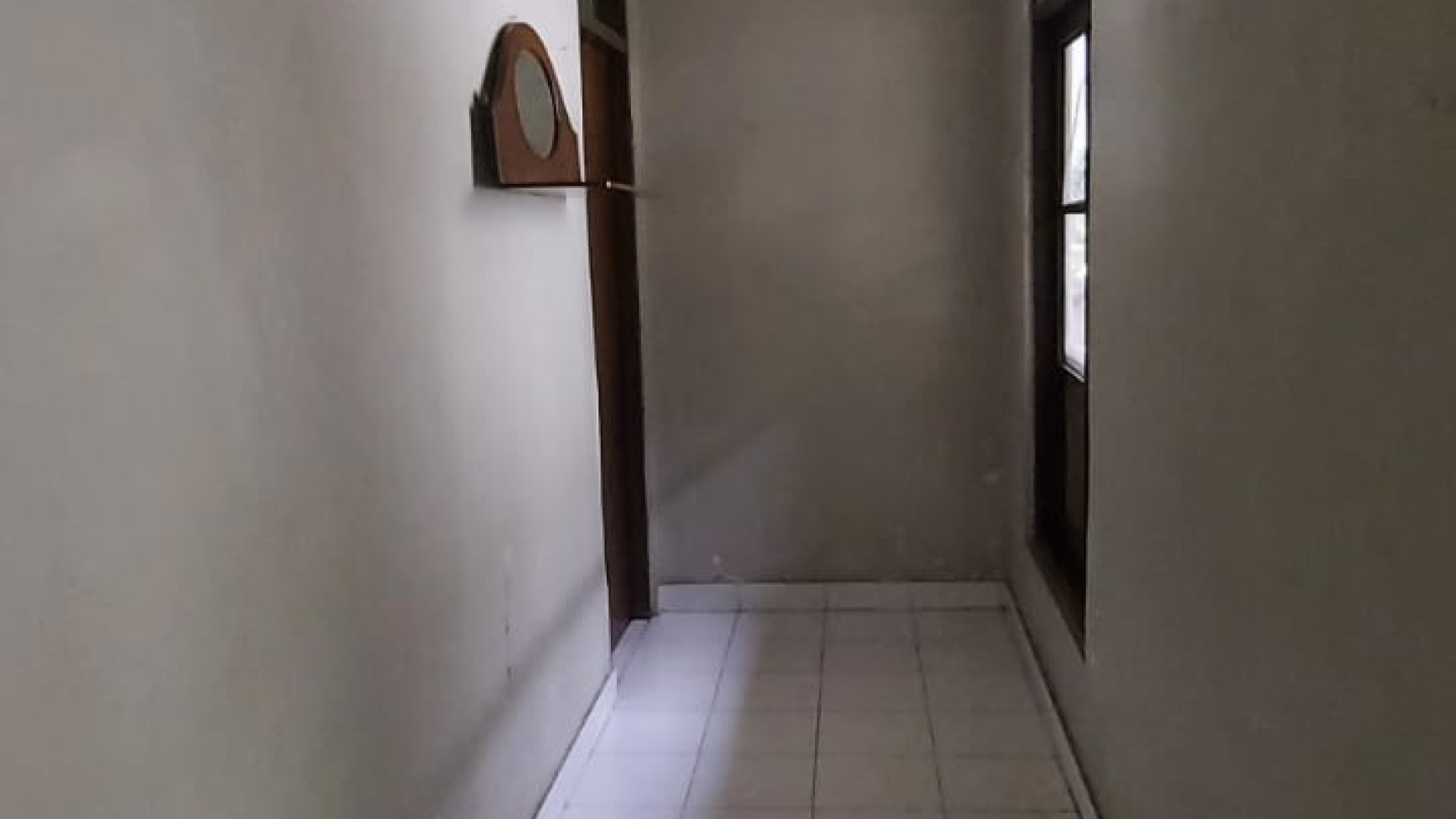 Dijual Cepat Rumah Siap Huni + 4 Toko Pinggir Jalan @Pangkalan Jati, Cinere