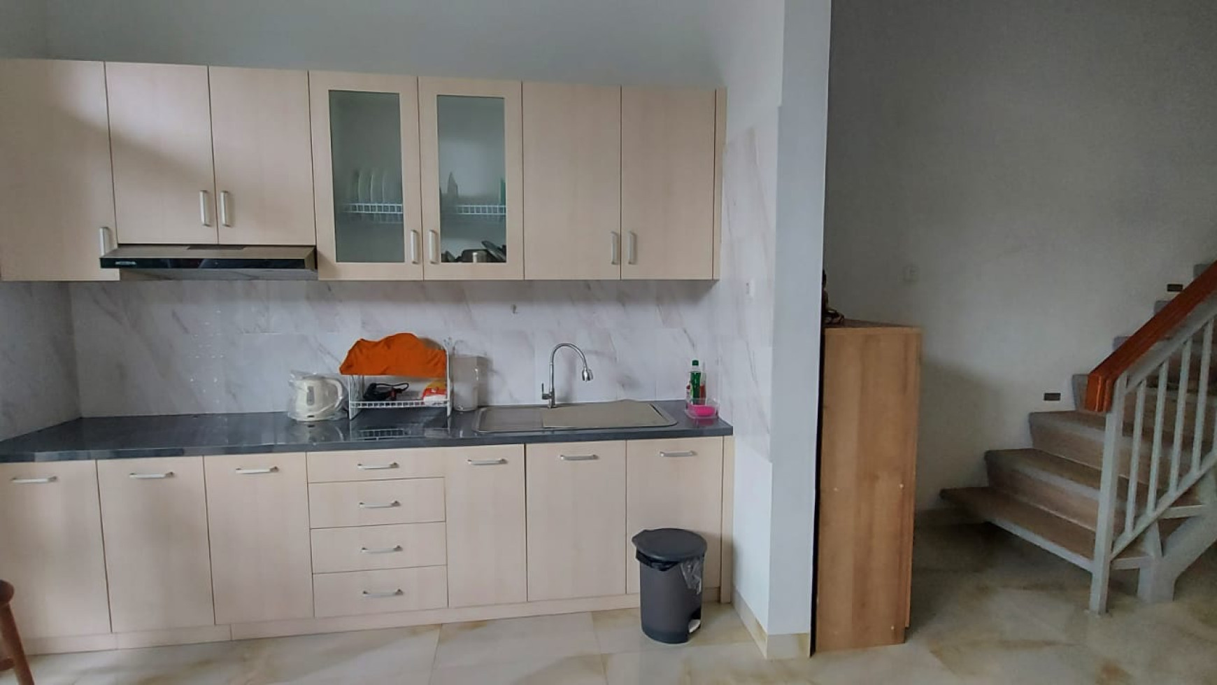 Dijual Cepat Rumah Siap Huni + 4 Toko Pinggir Jalan @Pangkalan Jati, Cinere