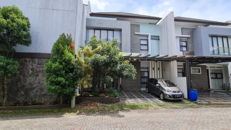 Rumah Minimalis di Komplek Setra Duta, Bandung