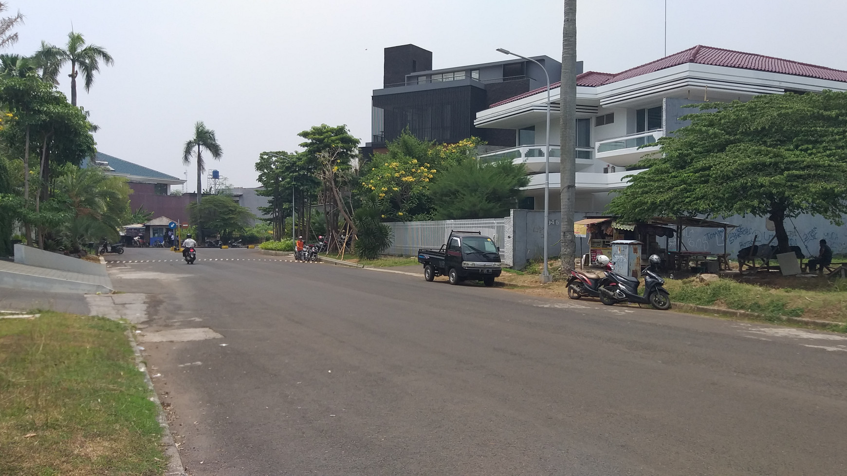 Terletak di cluster aman dan nyaman dan prestisius