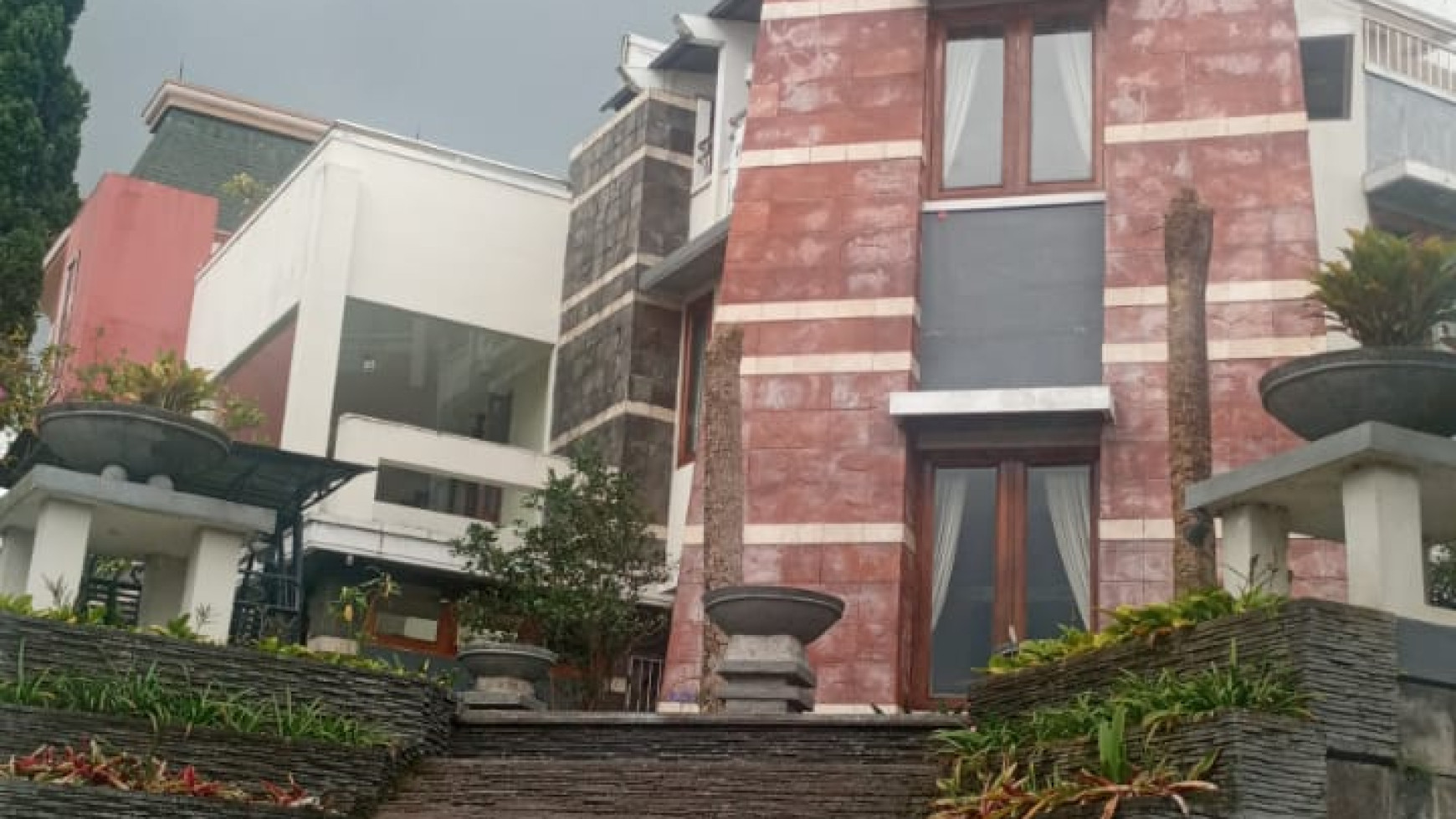 Di jual Villa nan mewah di Bukit Cipendawa Cipanas