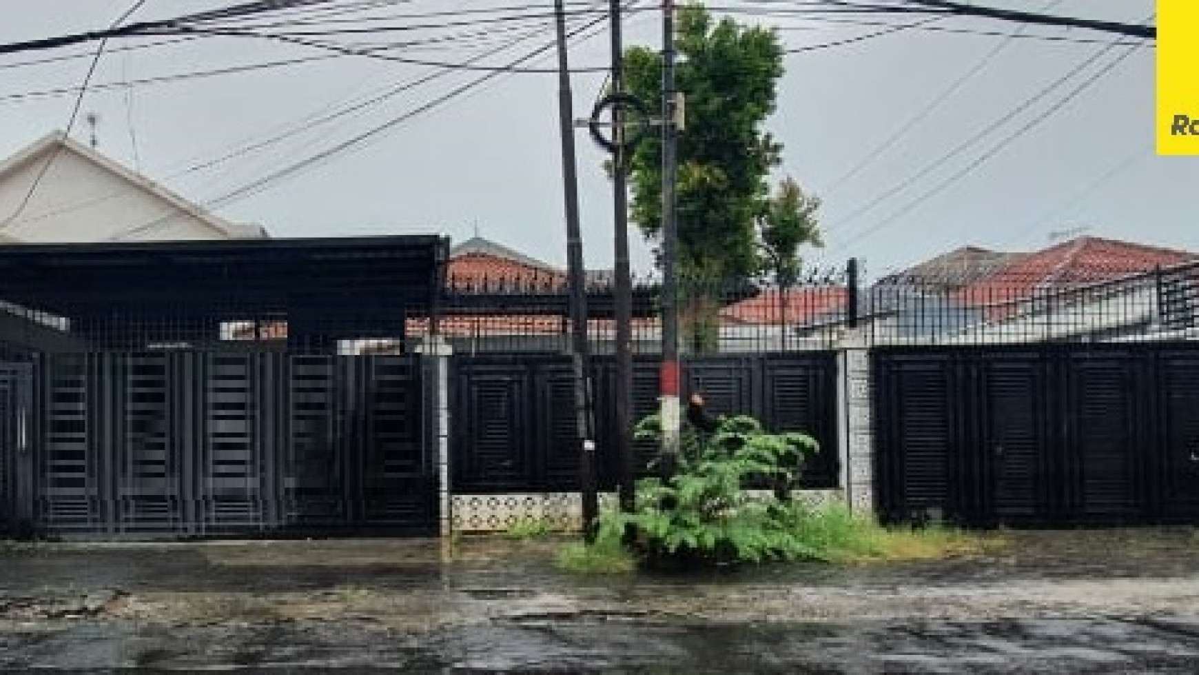 Disewakan Rumah di Jalan Raya Dharmahusada Surabaya