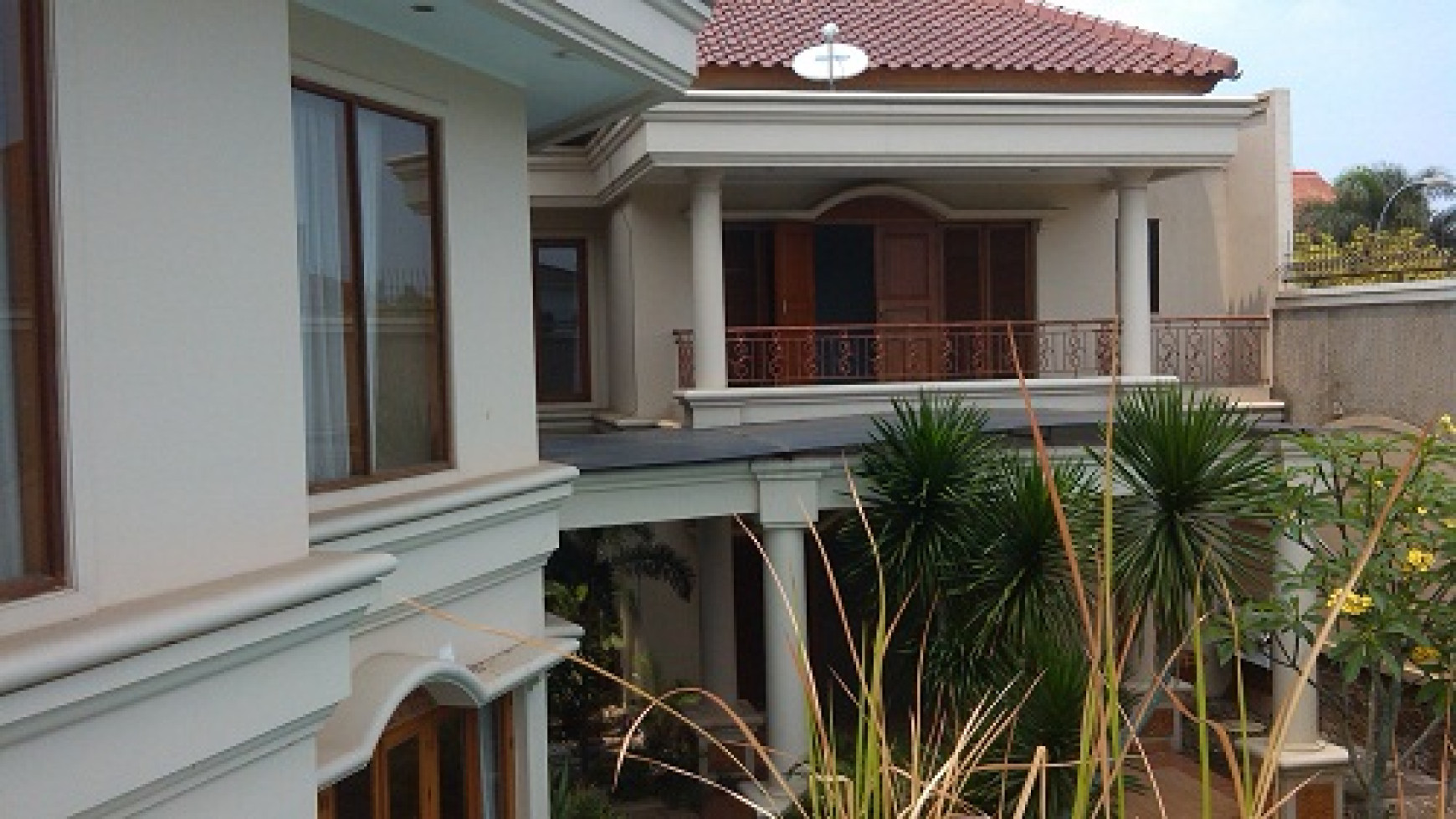 Rumah mewah di Giri Loka