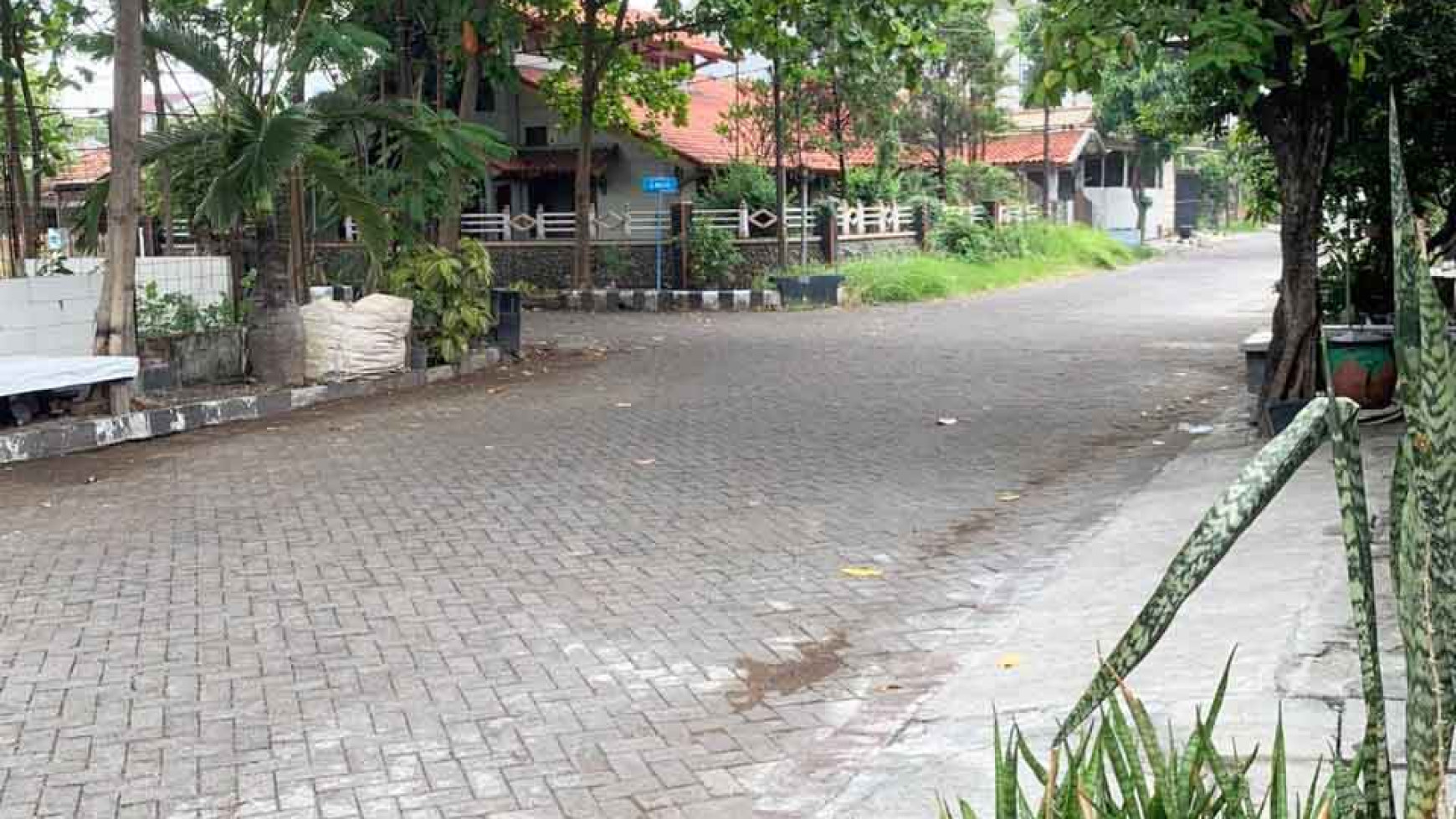 Rumah di Rungkut Harapan, Luas 10 x 22 m2, 2 Lantai, JUAL CEPAT !!! - MG -