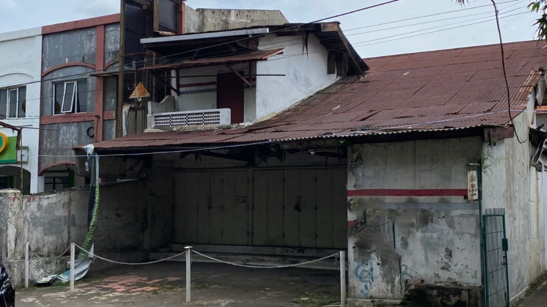 Ruang Usaha Hitung Tanah dan Lokasi Srategis Pinggir Jalan Raya @Pesanggrahan