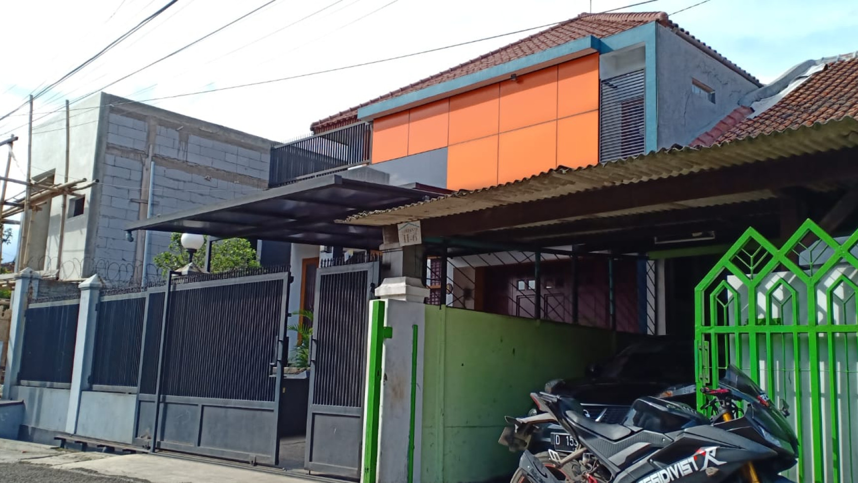 Rumah Asri & Terawat di jalan Sariasih, Bandung