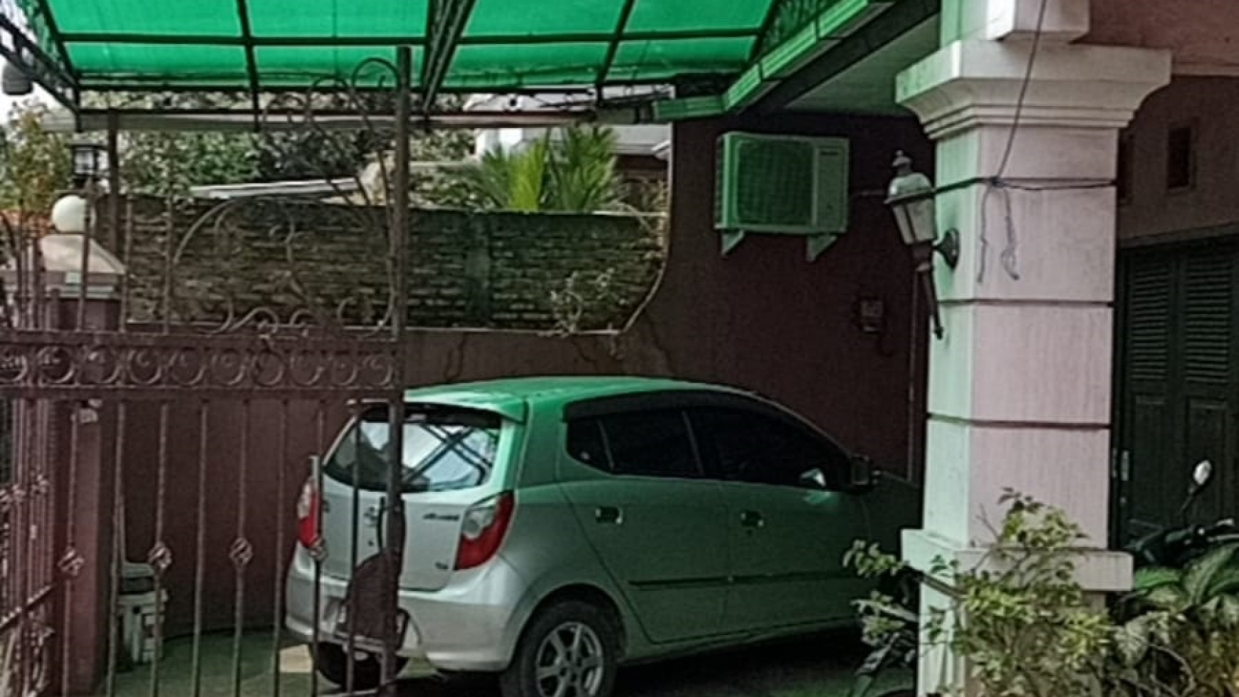 Rumah 2 lantai, siap huni di Joglo - Jakarta Barat