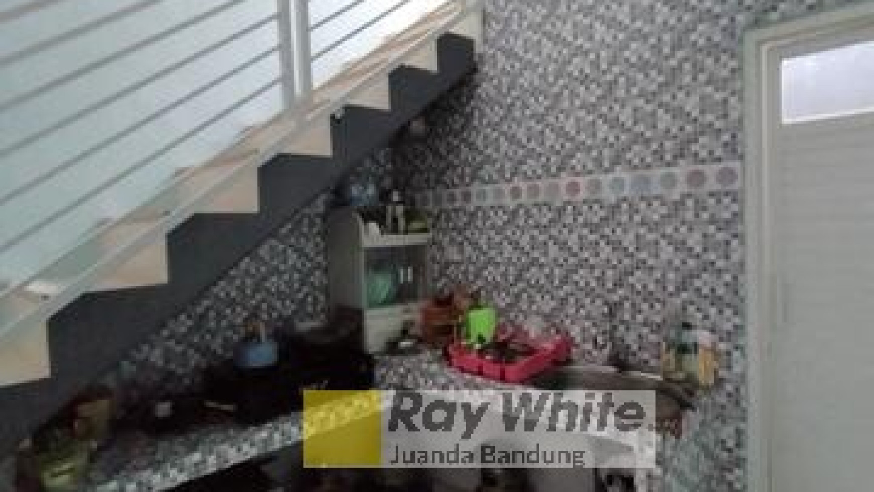 Rumah dengan view Bandung di Pasir Impun