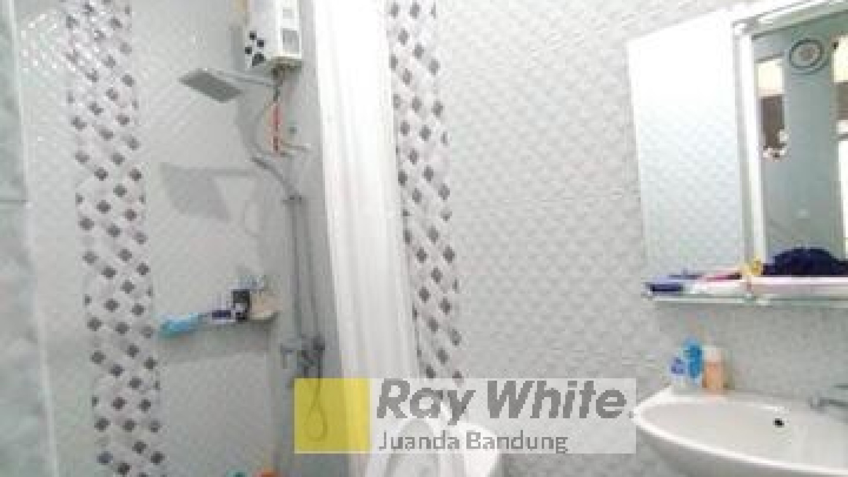 Rumah dengan view Bandung di Pasir Impun