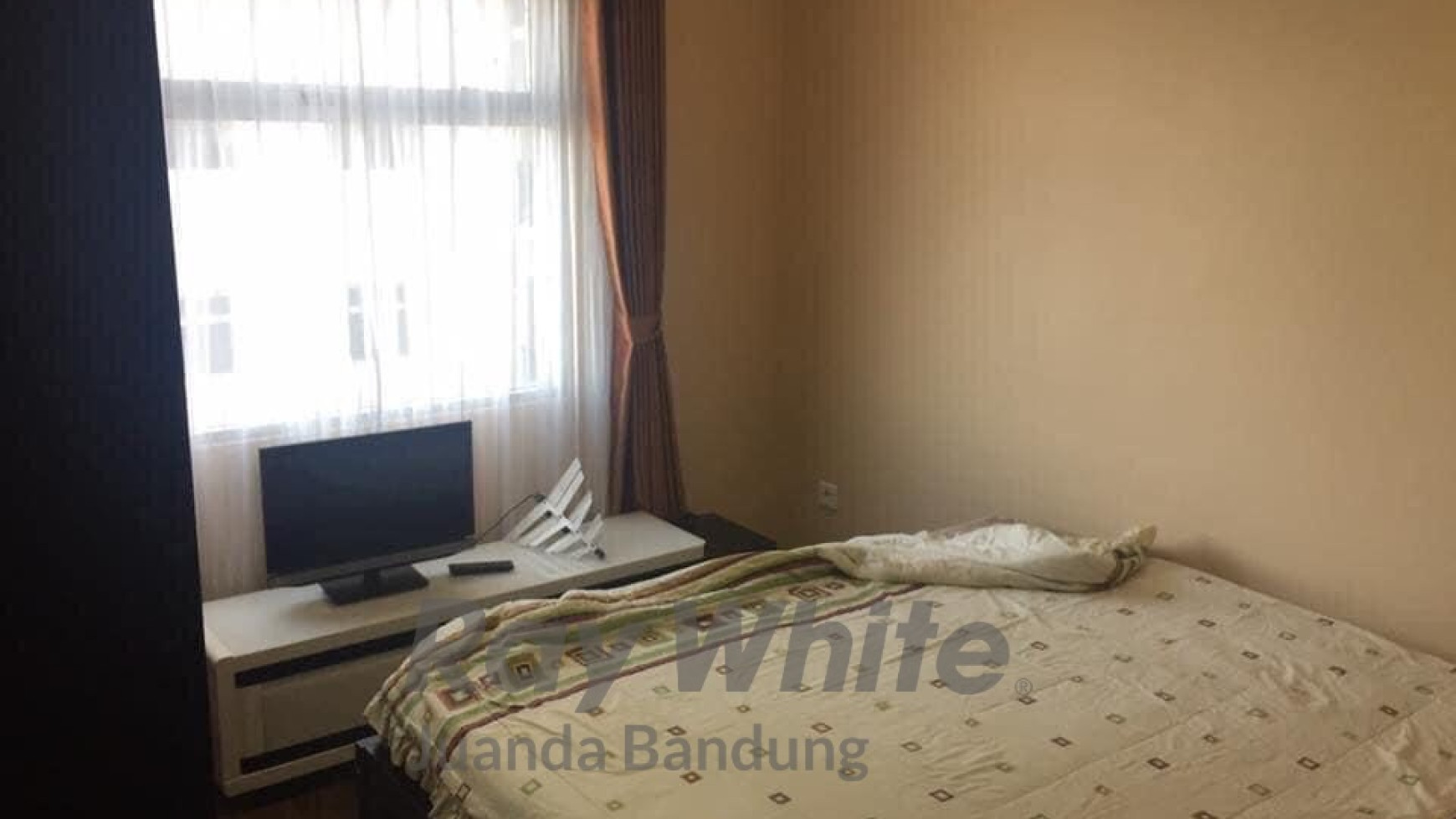 TURUN HARGA. Unit apartemen bagus sekali siap di huni di pusat kota Bandung