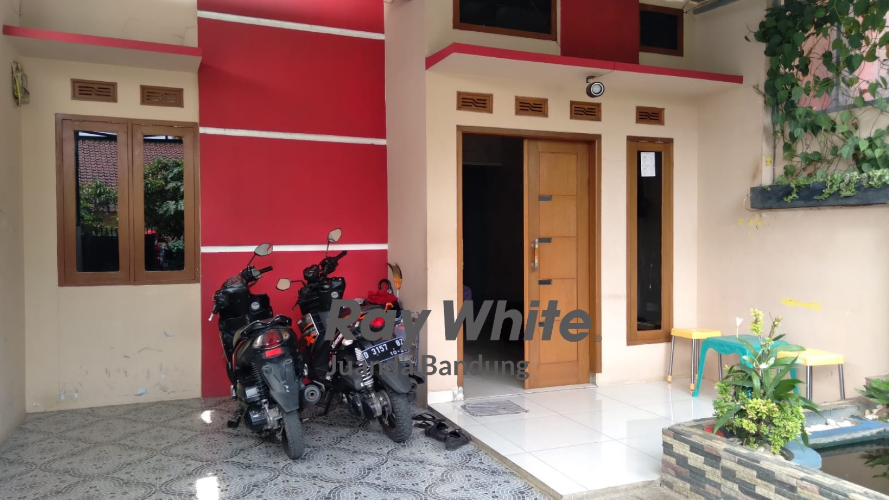 Rumah 1,5 lantai minimalis di timur Bandung