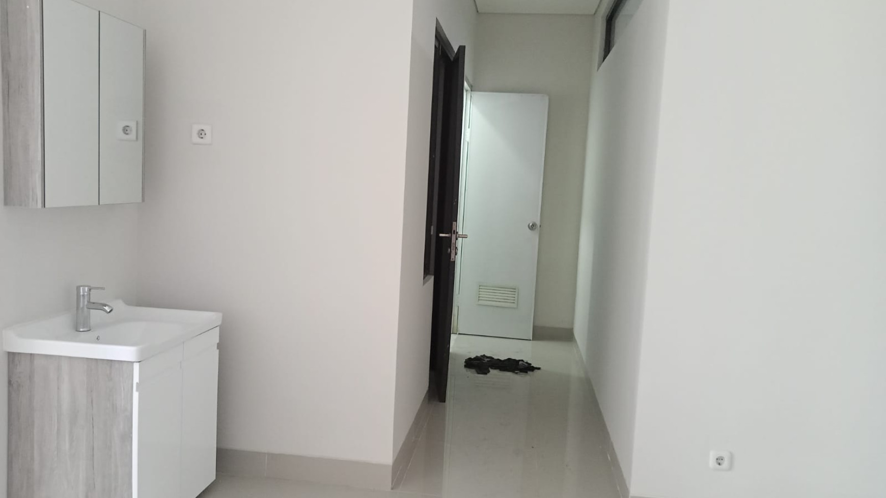 Dijual Rumah semi furnish di Shinano Jakarta Garden City