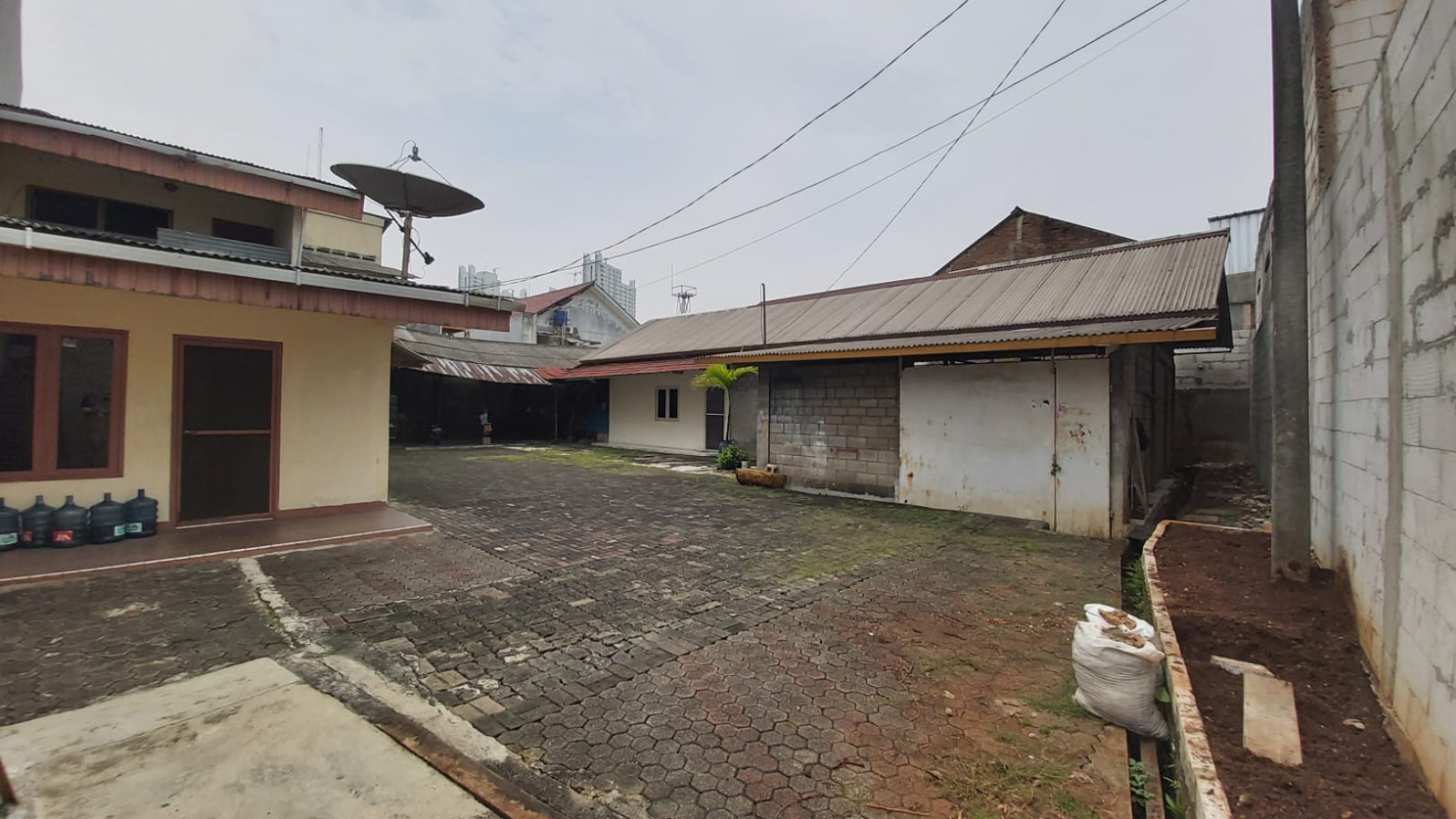 Rumah Hitung Tanah Kedoya Selatan