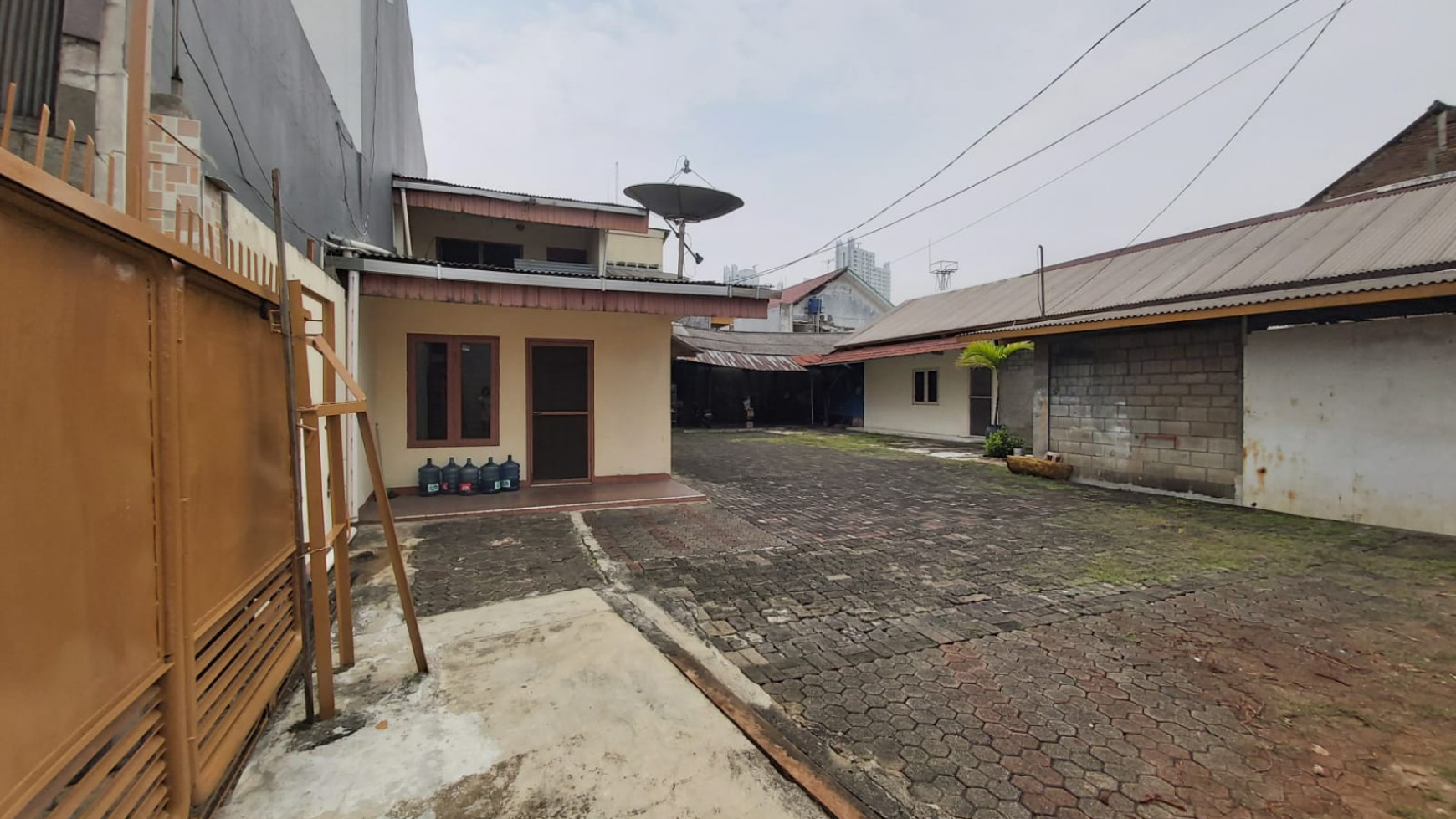 Rumah Hitung Tanah Kedoya Selatan