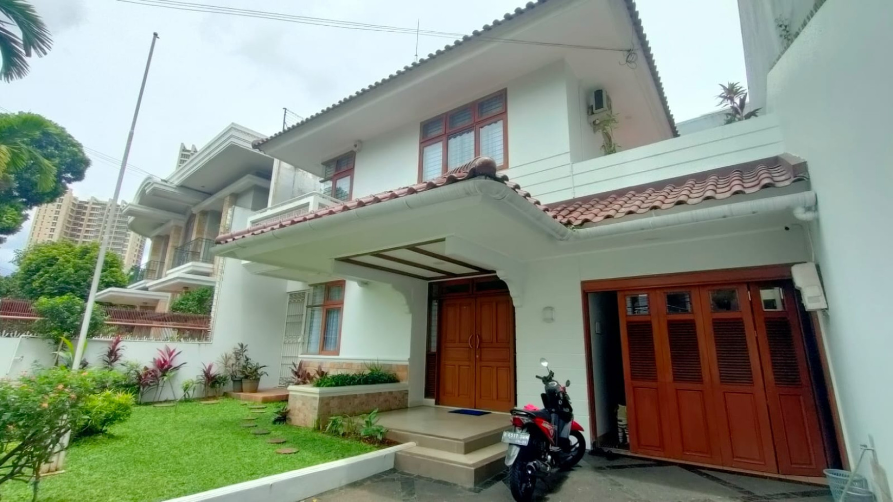 Rumah bagus Lux siap huni di pondok indah