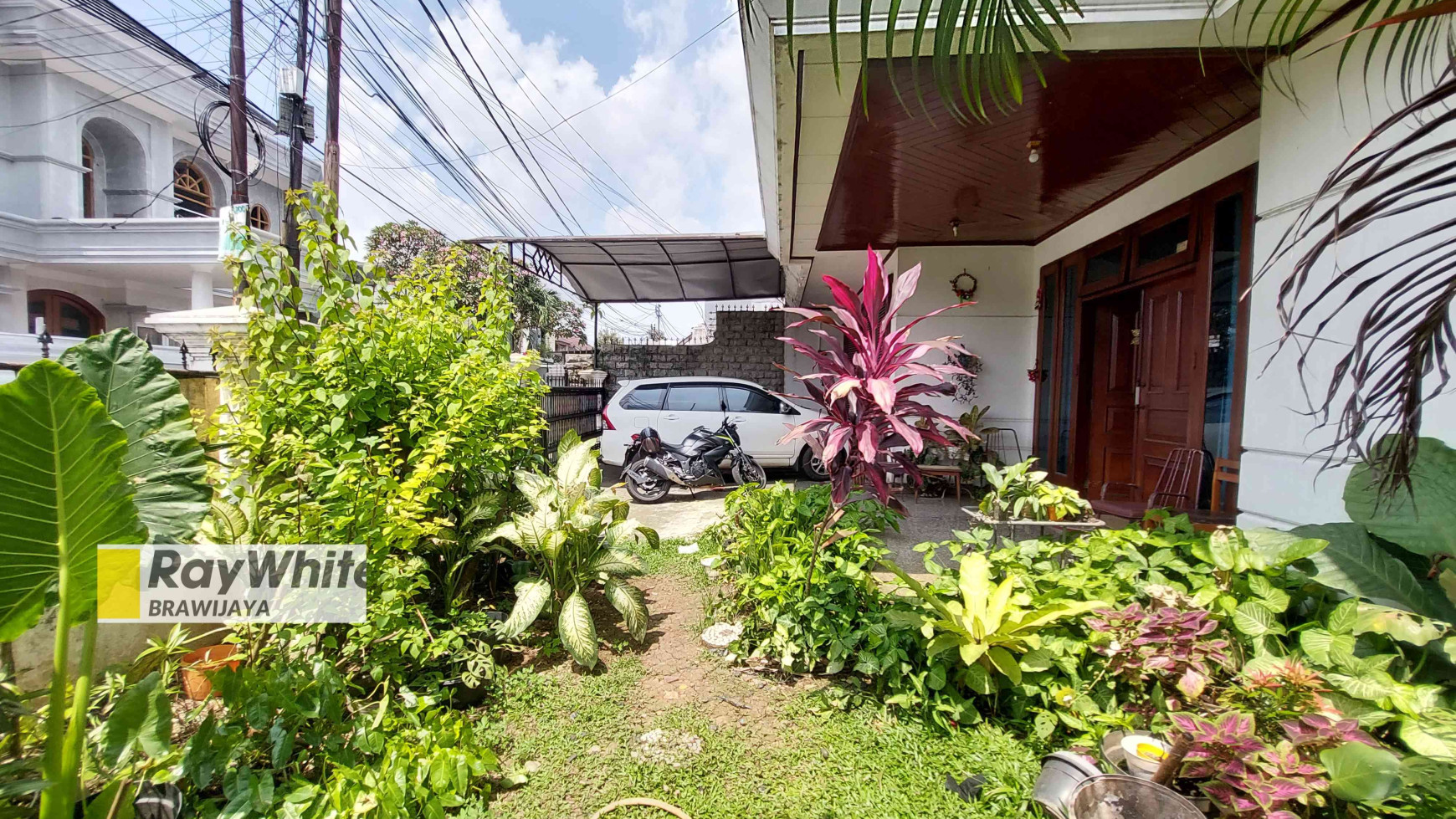 RUMAH DI PONDOK PINANG, KEBAYORAN LAMA, HANYA 2 KM KE PONDOK INDAH