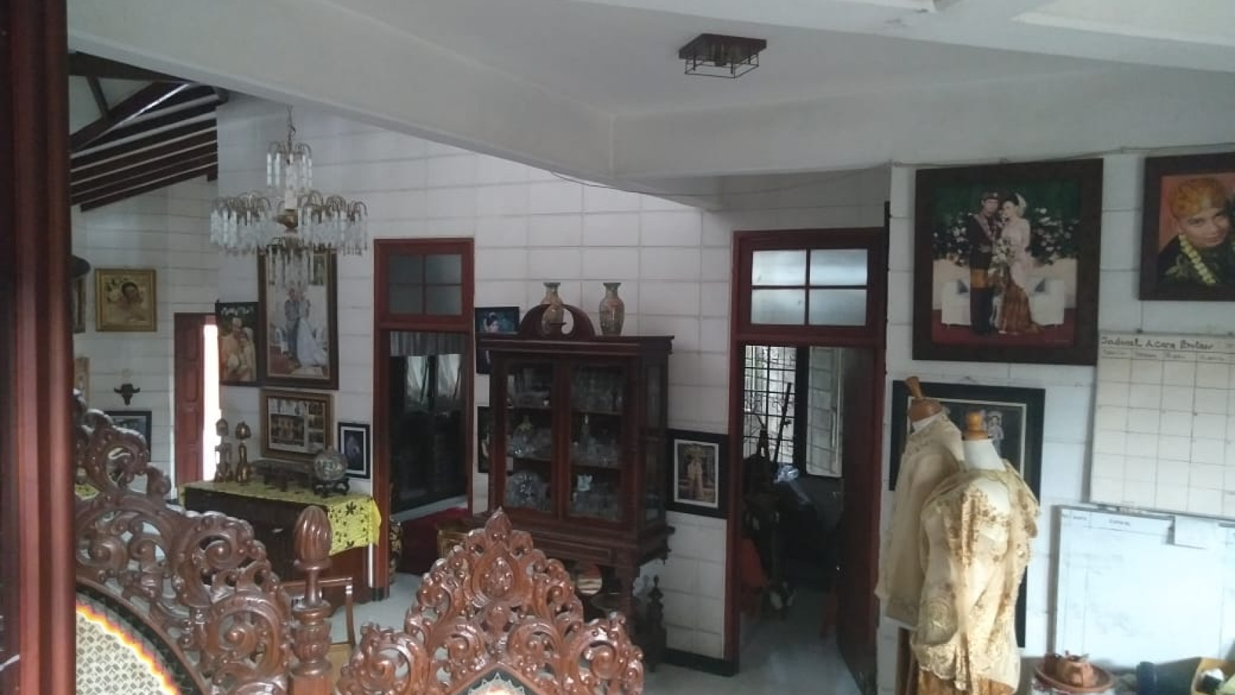 Rumah Nyaman Semi Furnished di jalan Sarijadi, Bandung