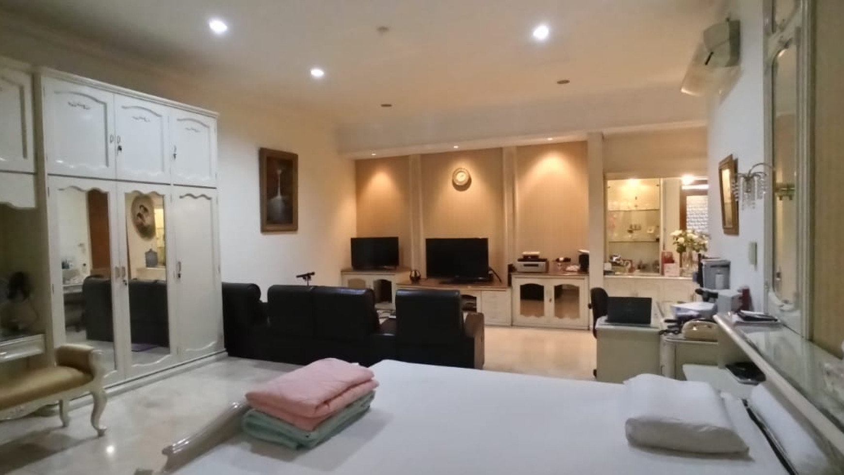 Rumah Lux Terawat di Tengah Kota Bandung