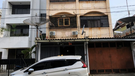 Ruko Strategis di Mainroad jalan Cibunar, Jakarta Pusat