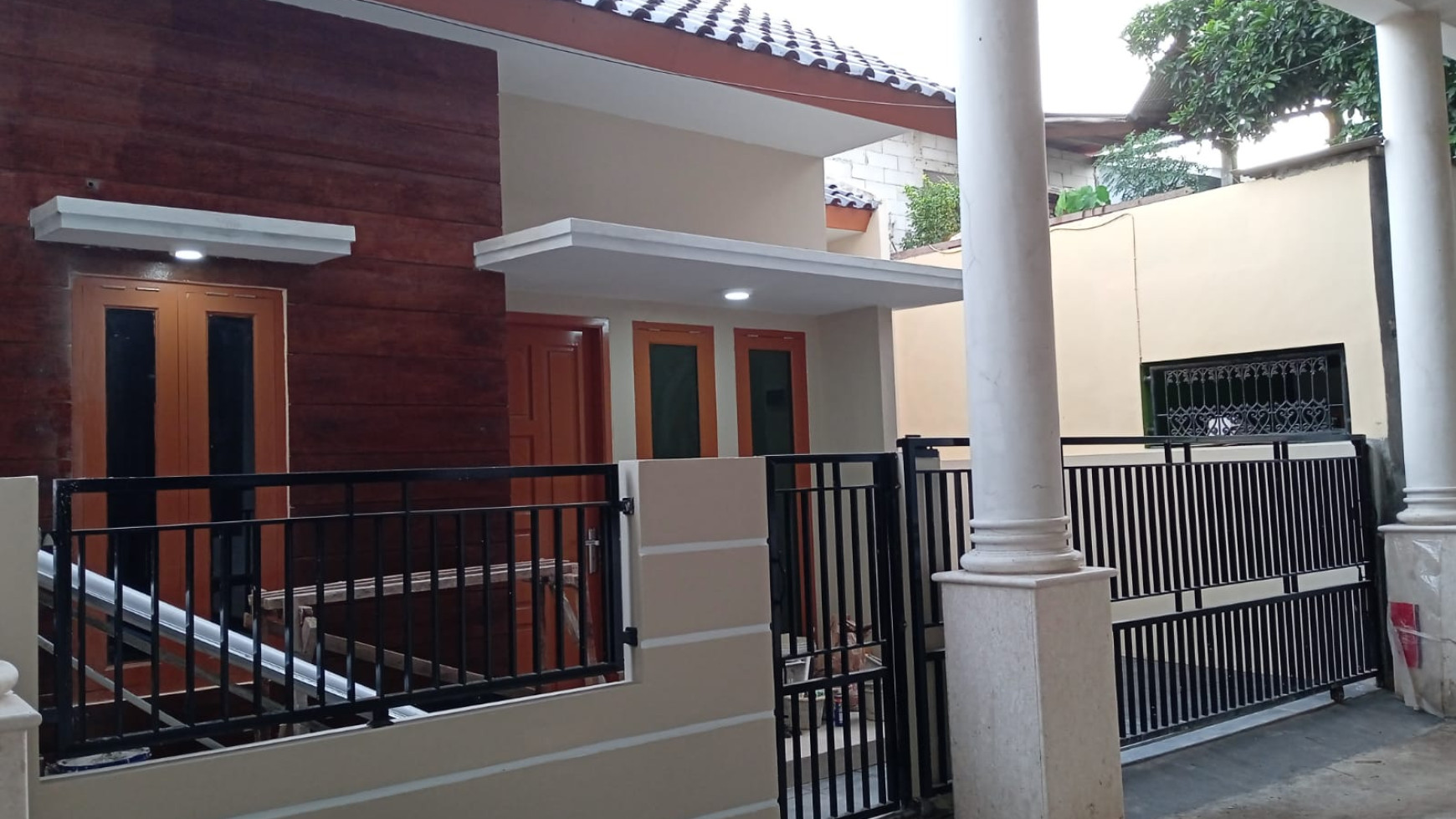 Rumah Bagus Di Jl H Djuna, Pakujaya Serpong Tangerang