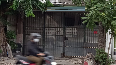 Dijual Rumah di Jalan Bratang Binangun Surabaya