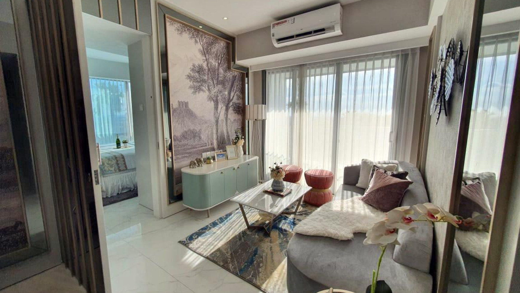 Apartemen Lux di Pakuwon Supermall " La Viz Mansion " , Link dengan Mall, ada Privat Lift, View Golf & View City