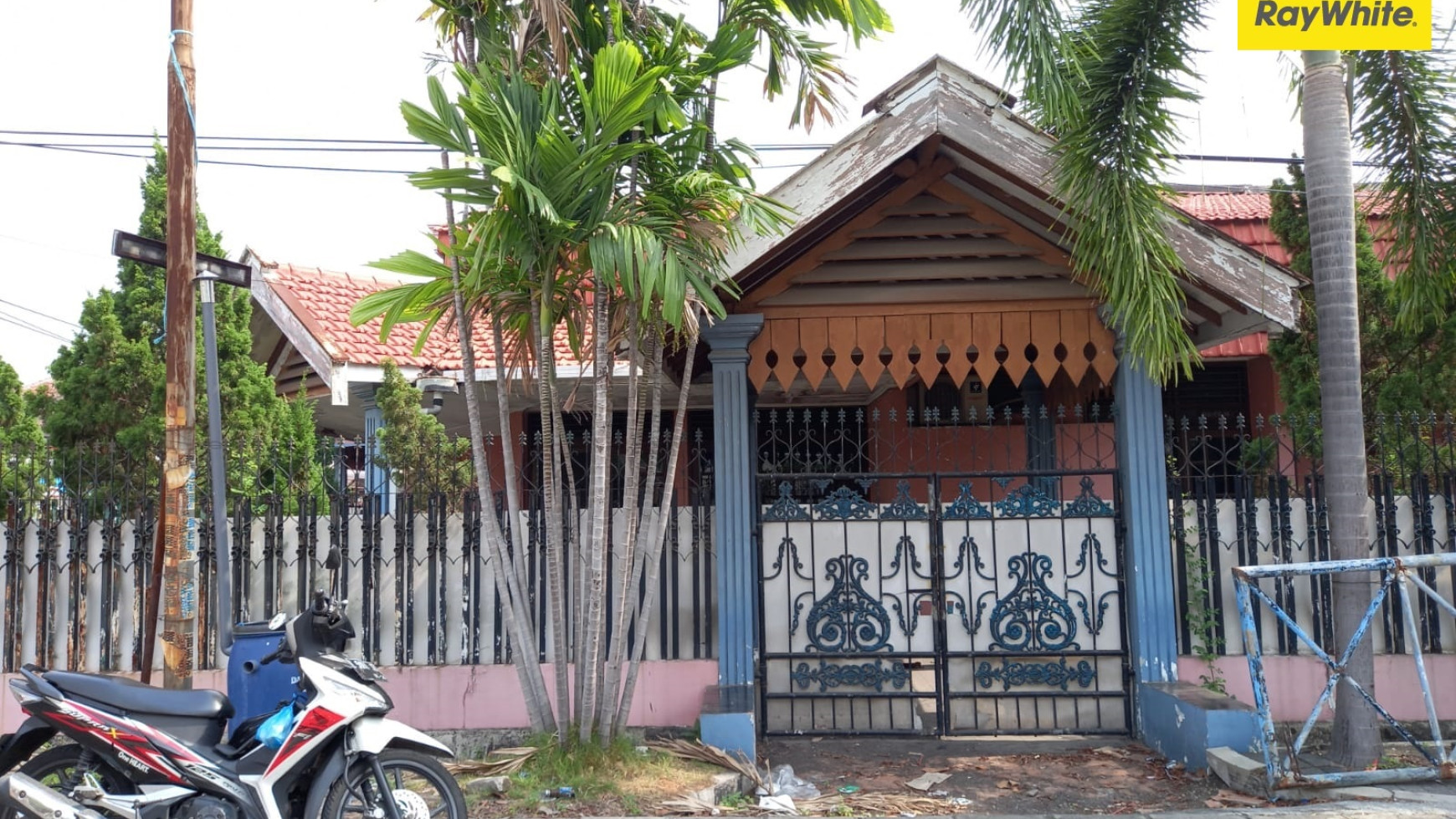 Dijual Rumah 2 Lantai di Baratajaya Surabaya