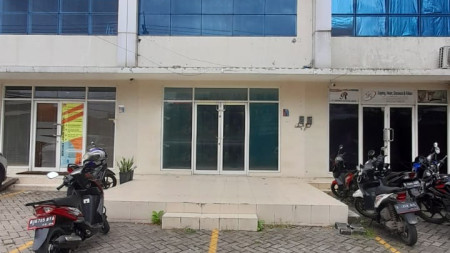 Disewakan Ruko Strategis Pinggir Jalan Di Ruko Acacia Arcade, Jombang Tangerang Selatan.