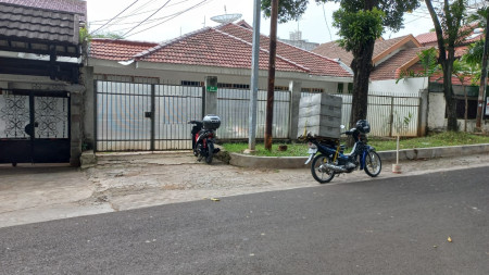 DISEWA RUMAH JL BIRAH KEBAYORAN BARU JAKARTA SELATAN