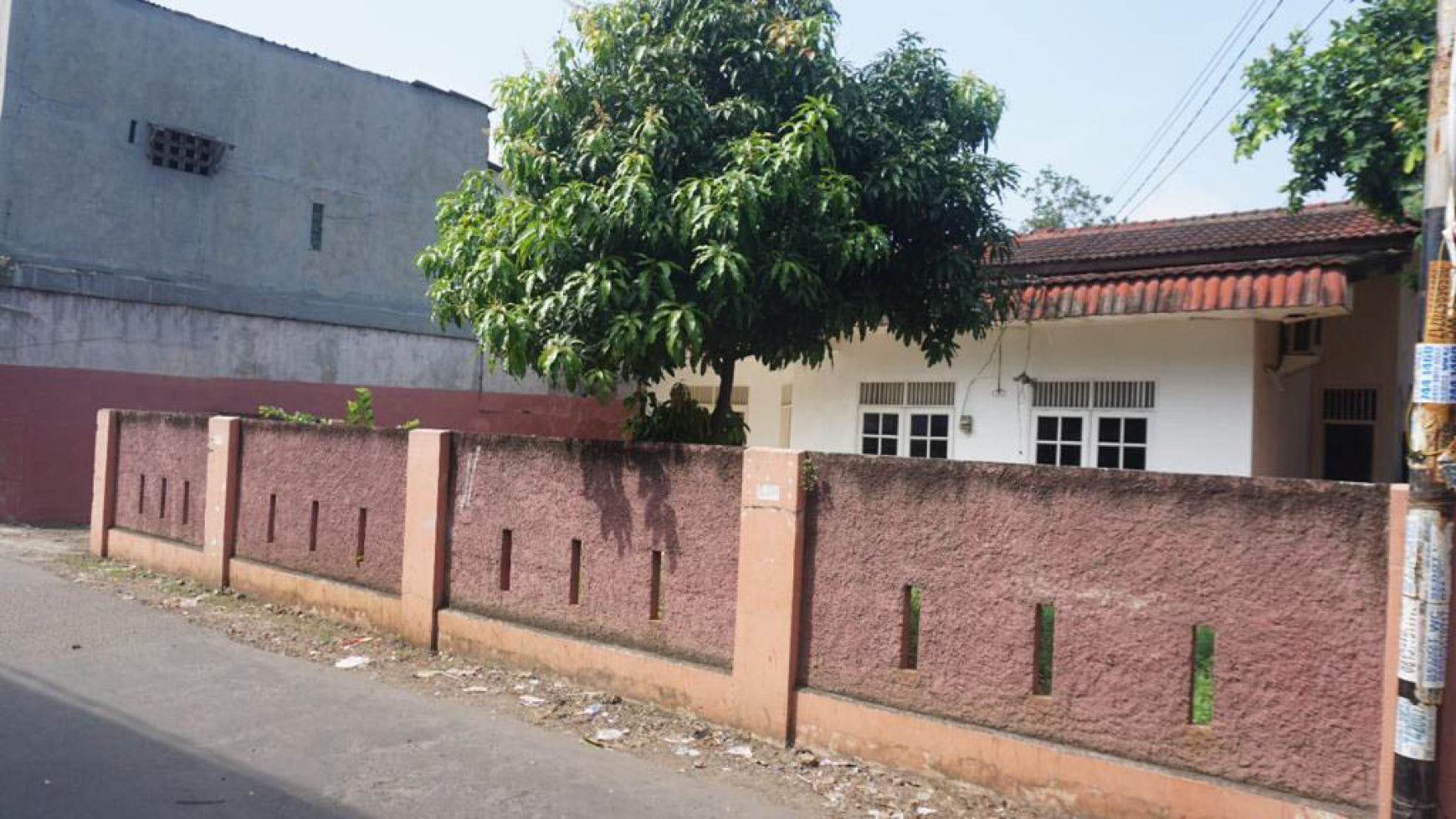 Rumah Jl Masjid Baitul Ula, Cireundeu, Luas 377m2