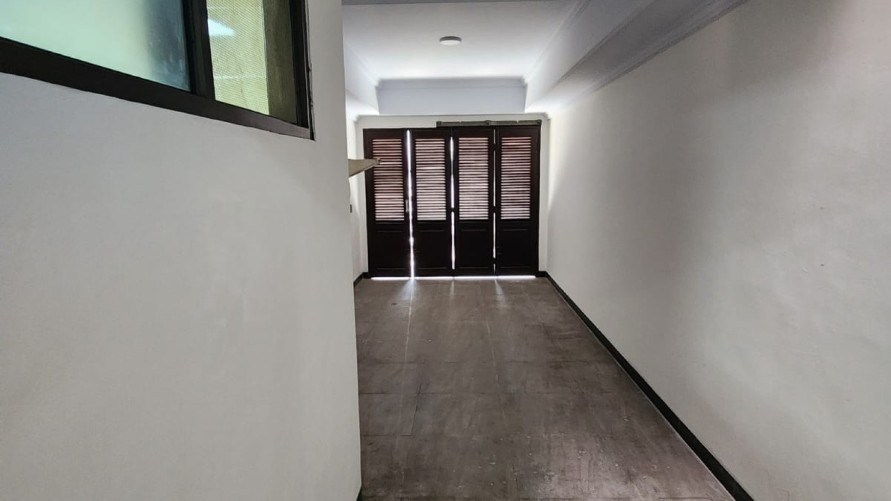 RUMAH FULL RENOVATION DI JANUR ELOK, KELAPA GADING,JAKARTA UTARA