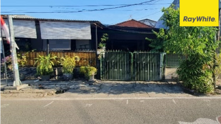 Dijual Rumah SHM di Jalan Petemon, Surabaya