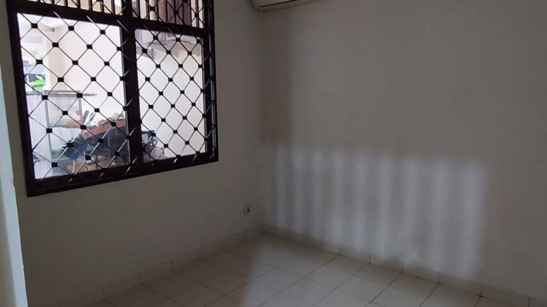 Flash Sale. Rumah Bagus Kencana Loka, BSD