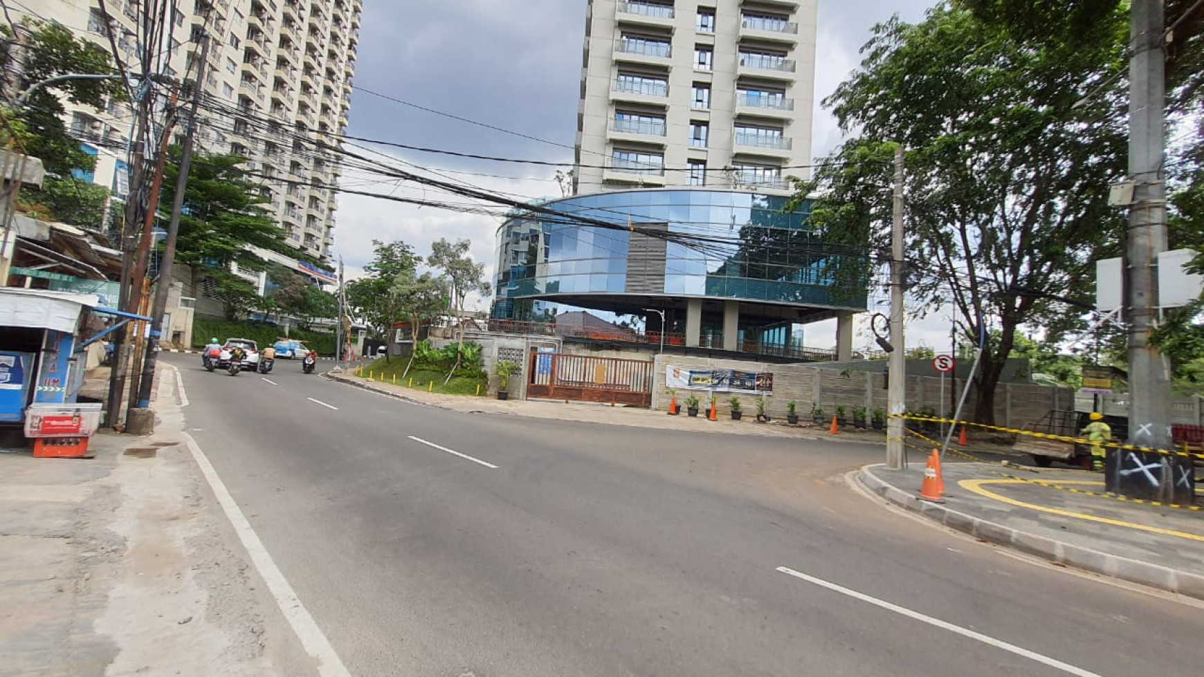 Ruang Usaha Strategis dan Pinggir Jalan Raya @Tebet