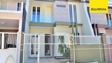 Dijual Rumah 2 lantai di Gayungsari Barat, Surabaya