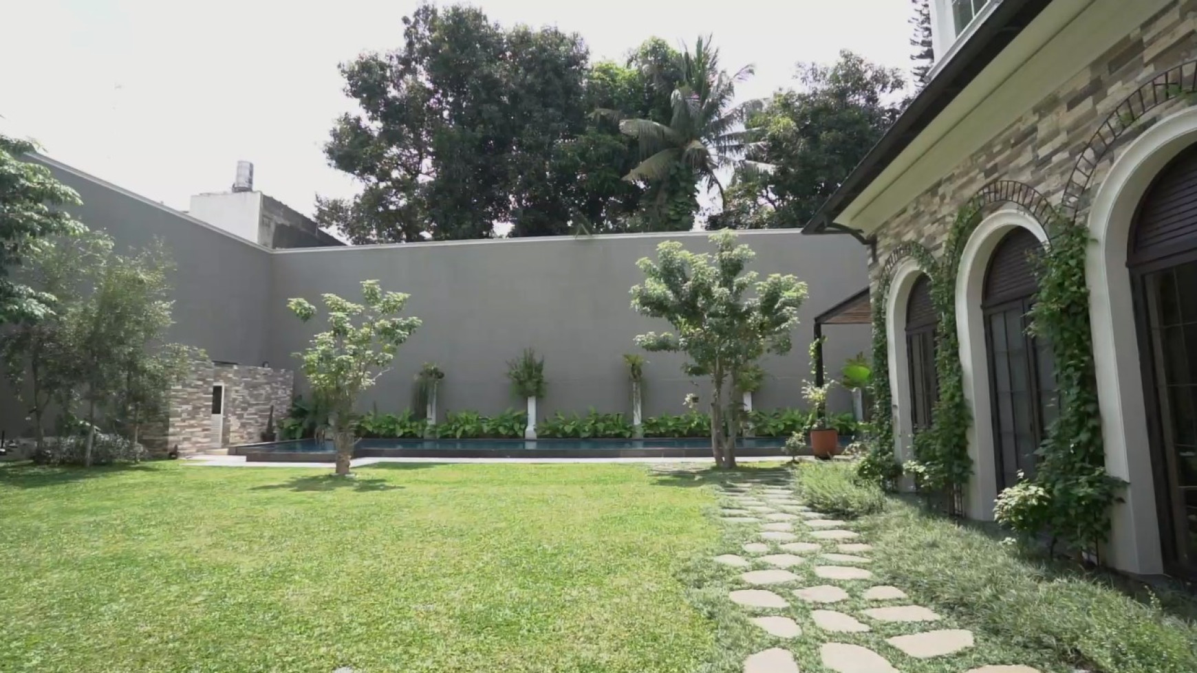 Dijual Rumah Mewah di Daerah Pondok Indah Golf, Kebayoran Lama, Jakarta Selatan