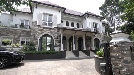 Dijual Rumah Mewah di Daerah Pondok Indah Golf, Kebayoran Lama, Jakarta Selatan