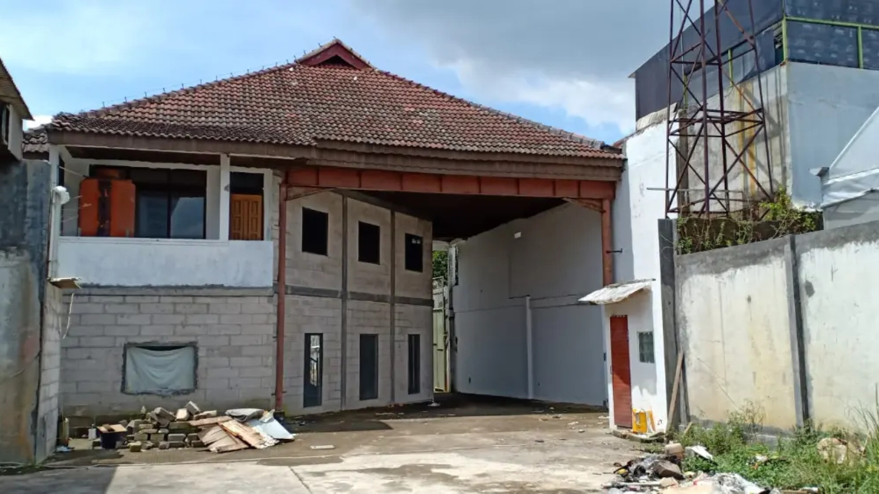 Lahan Usaha & Rumah/Kantor di Sayap Soekarno Hatta 