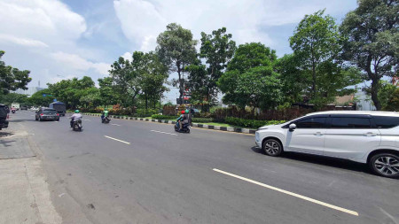 Rumah Usaha di Raya Merr, Lokasi Ciamikk... Cocok untuk Resto, Hotel, Klinik, dsb