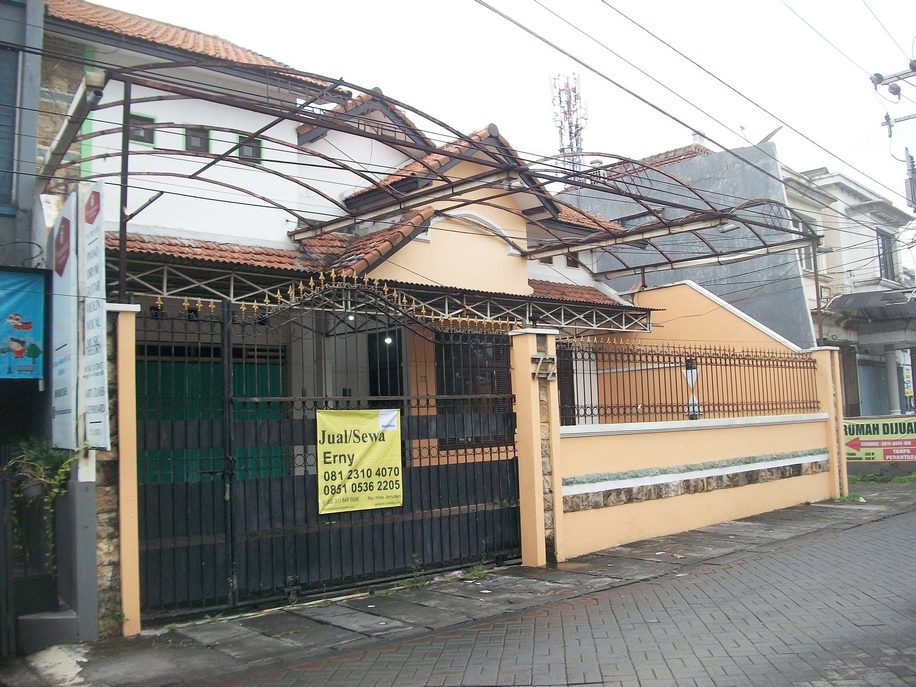 Rumah di Kutisari Selatan, Nol Jalan, bisa untuk rumah tinggal / usaha !!!