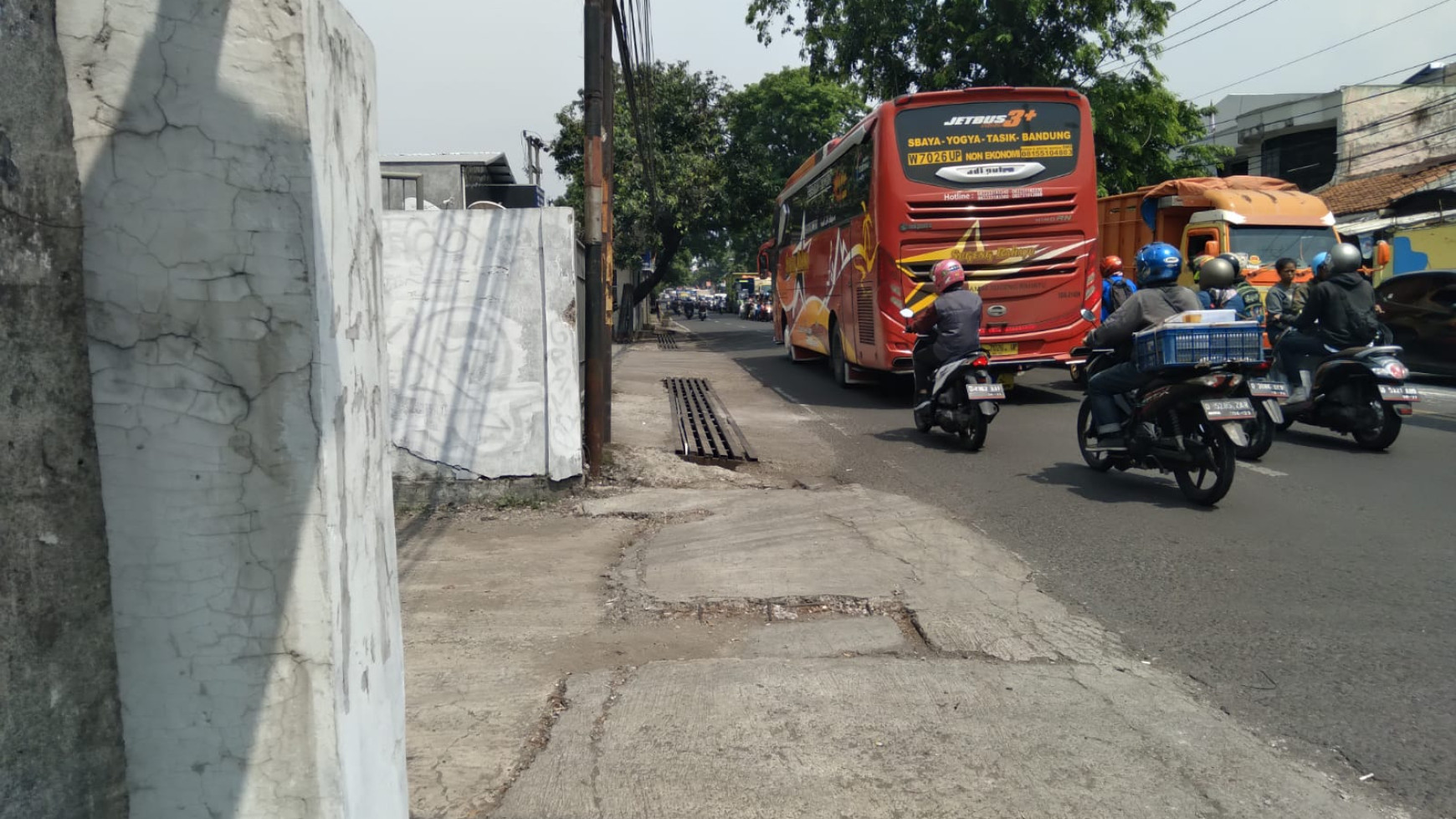 Tanah Area Komersil Pinggir Jalan Besar AH. Nasution