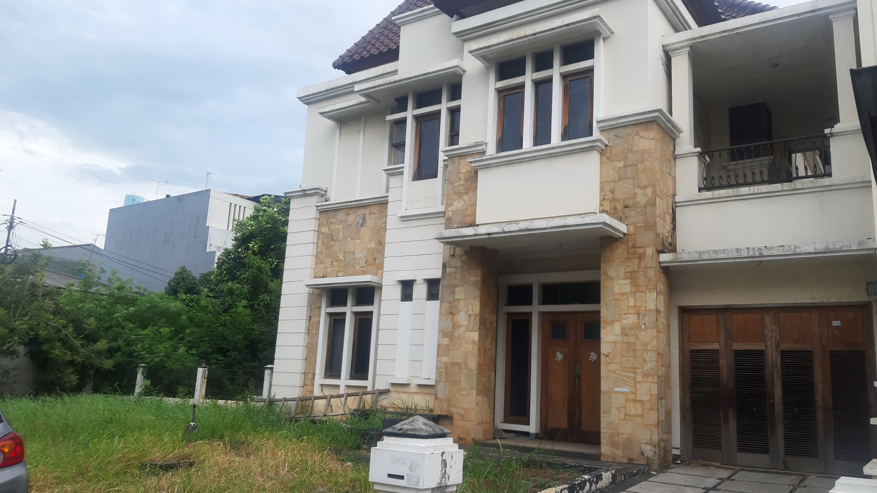 Rumah Hoek 2 Lantai di Cluster Mewah kelapa gading