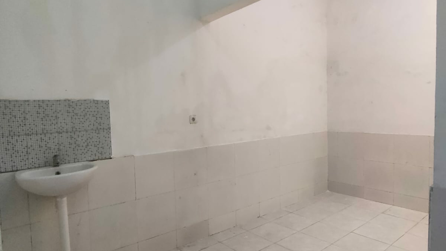 Dijual Rumah Babatan Pilang Wiyung Surabaya - MURAH Rp. 900 jutaan - Cantik - SHM - Siap Huni