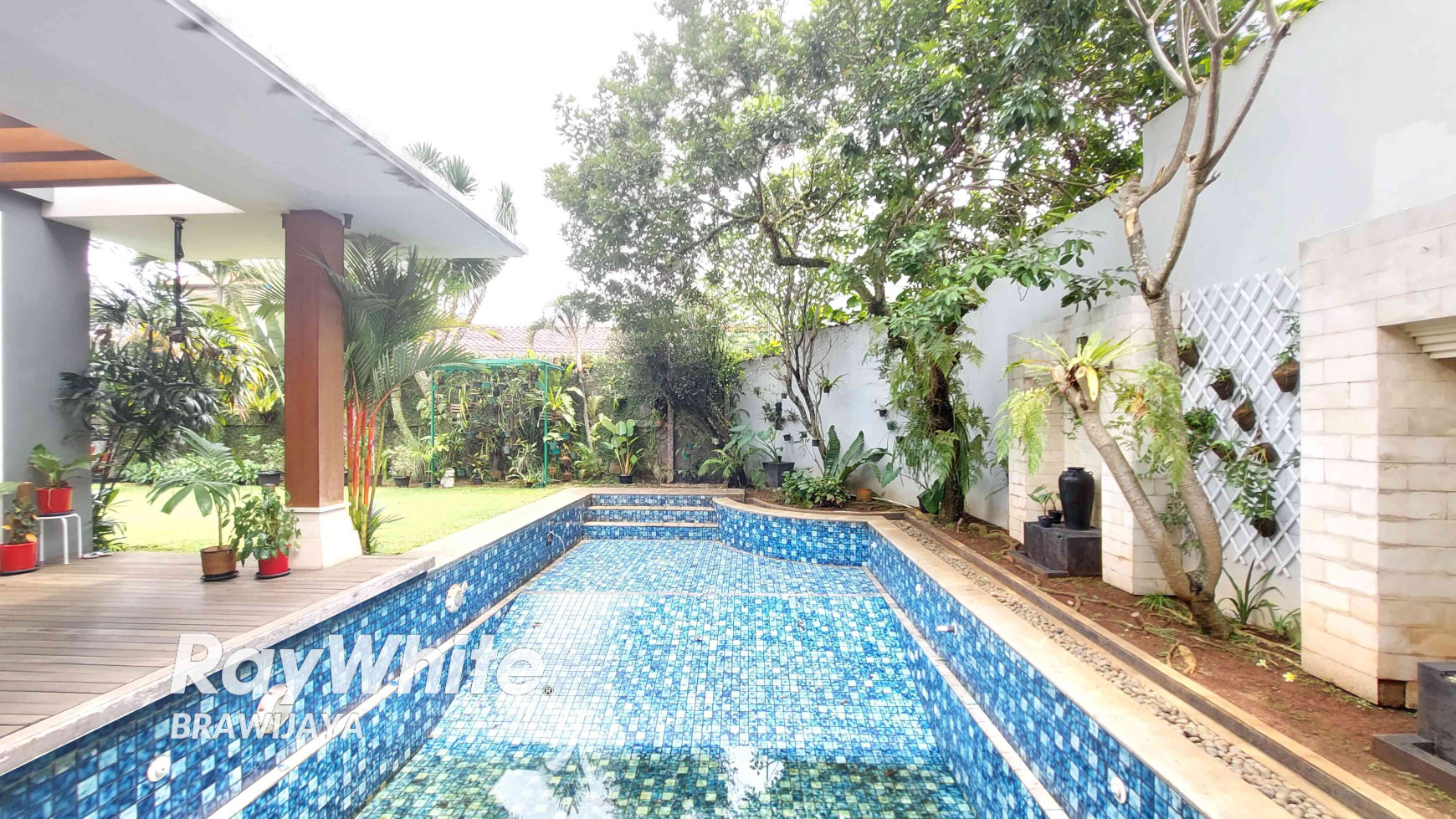 RUMAH DI CILANDAK, JAKARTA SELATAN, PRIVATE POOL, DEKAT SEKOLAH HIGH SCOPE