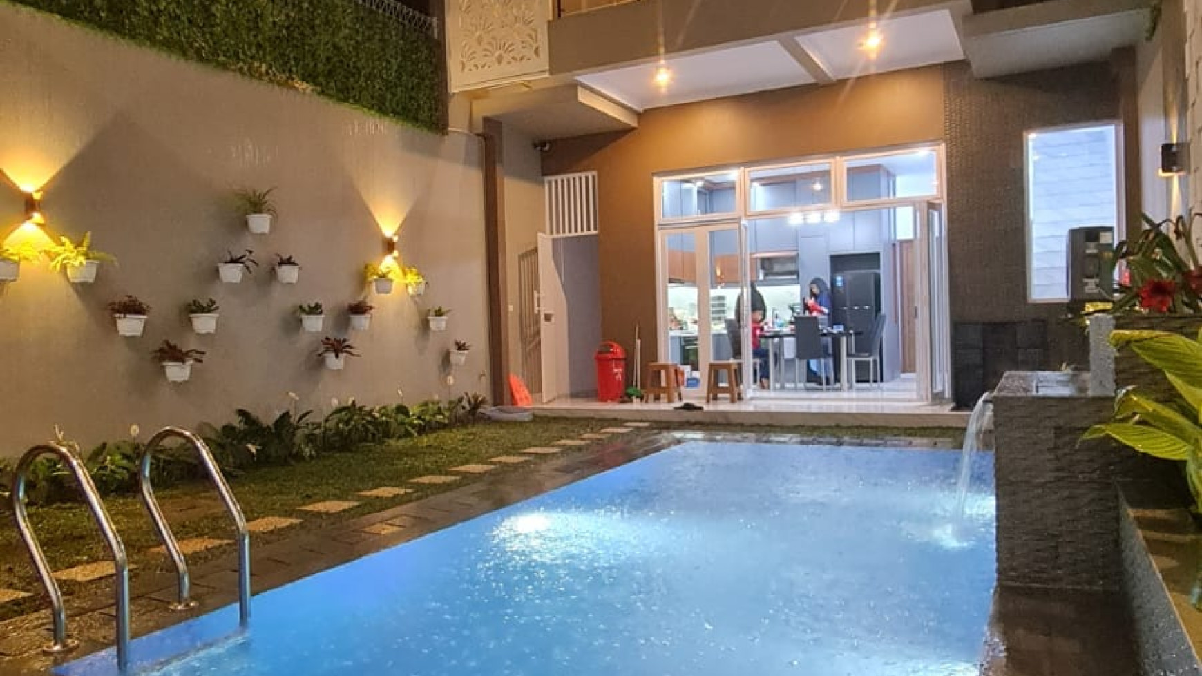 Rumah Lux Full Furnished Siap Huni di Komplek Budi Indah, Bandung